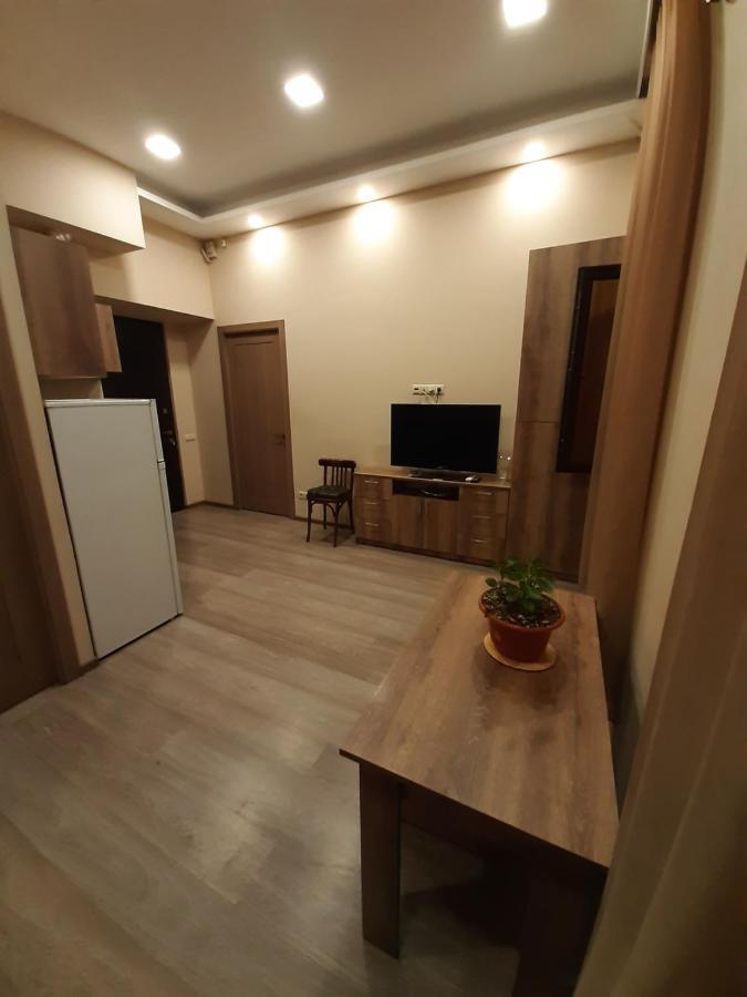 Yerevan, Abovyan 34 My Street Exterior foto