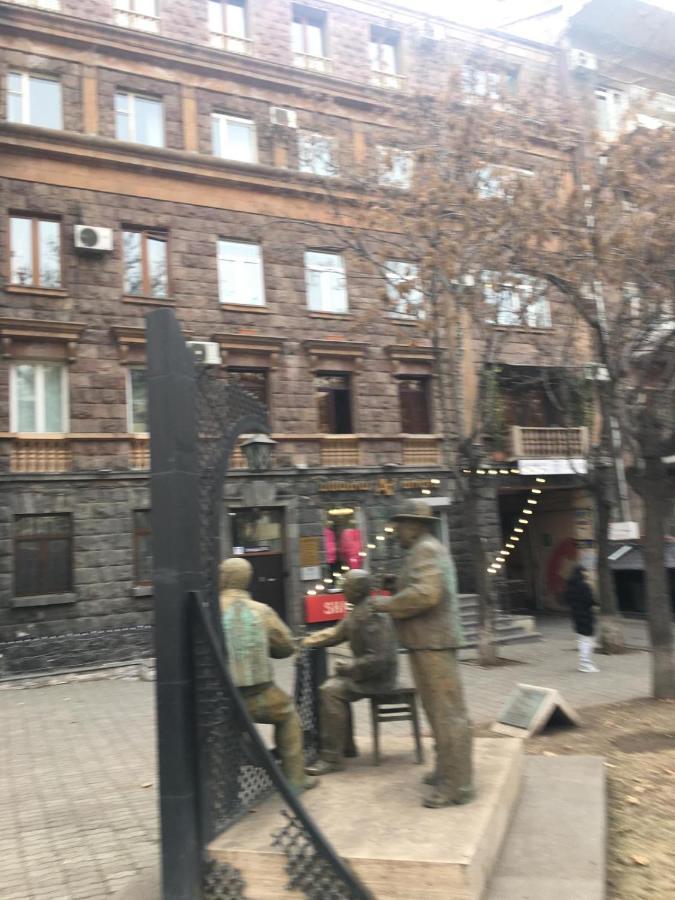 Yerevan, Abovyan 34 My Street Exterior foto